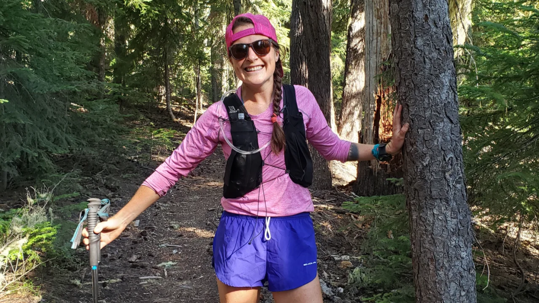 Emily Halnon recorre Diamond Peak Wilderness en el Pacific Crest Traail.