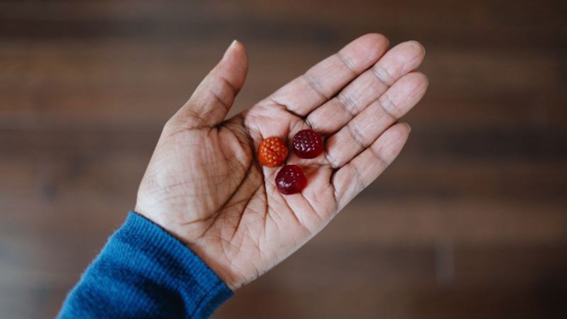 Según el estudio, las gomitas vendidas como somníferos tenían niveles mucho más altos de melatonina que los indicados en la etiqueta, así como de CBD.