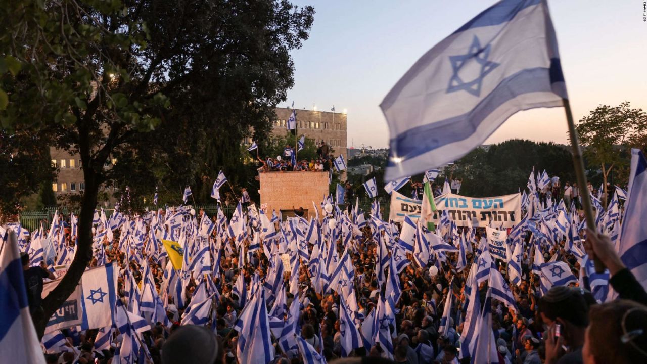 CNNE 1383227 - marchan en jerusalen para apoyar el plan de reforma judicial