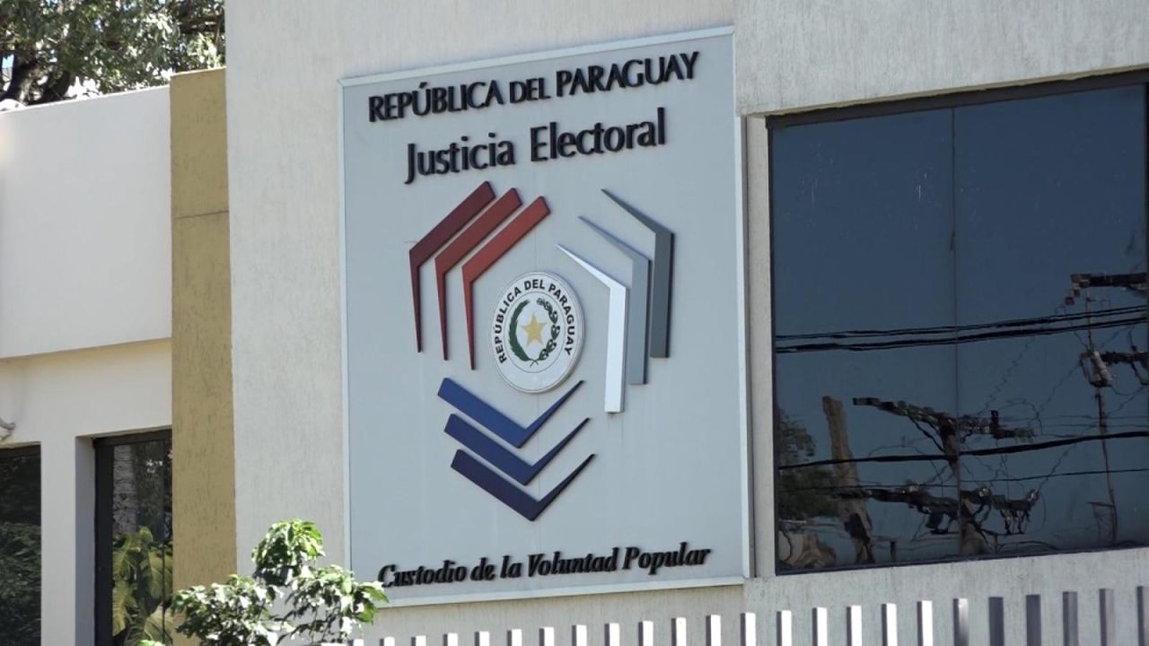 CNNE 1383467 - paraguay elige nuevo presidente