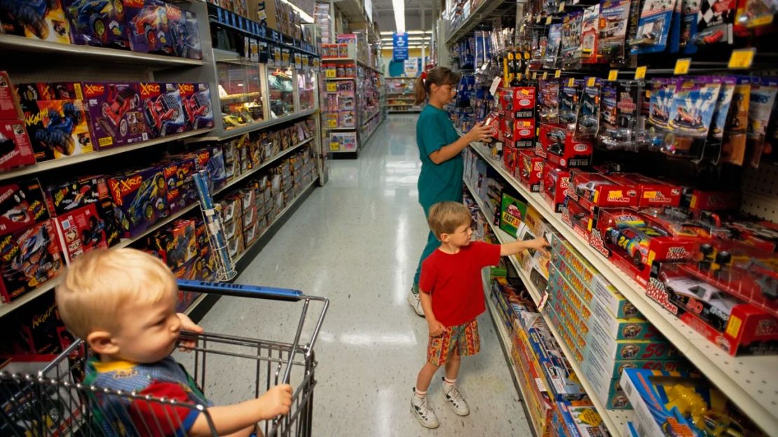 Toys "R" Us se declaró en bancarrota en 2018. La compañía fue uno de los primeros asesinos de categoría. Crédito: Greg Smith/Corbis/Getty Images