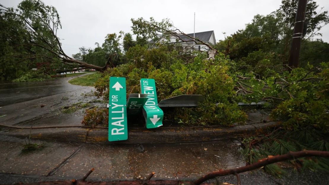 No se registraron heridos el domingo tras el paso del tornado por Virginia Beach, Virginia. Crédito: Justin Fleenor/WTKR