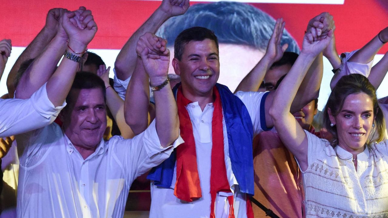 CNNE 1384792 - esta sera la primera medida de santiago pena como presidente de paraguay