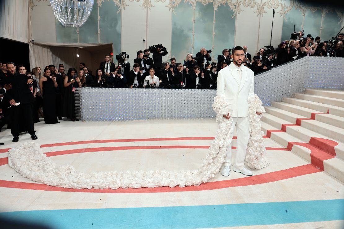 CNNE 1385016 - the 2023 met gala celebrating "karl lagerfeld- a line of beauty" - arrivals