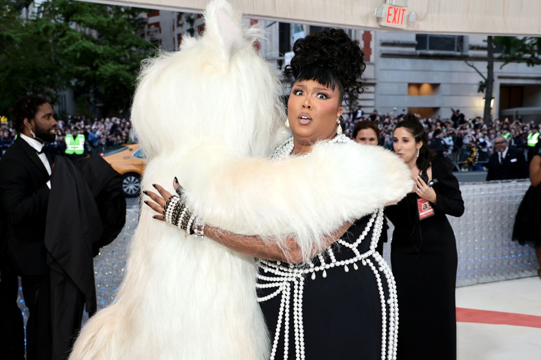 CNNE 1385127 - the 2023 met gala celebrating "karl lagerfeld- a line of beauty" - arrivals