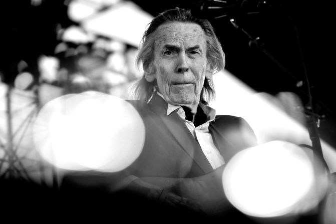 Gordon Lightfoot, cantautor canadiense , murió a los 84 años, el 1 de mayo, informó a CNN su portavoz Victoria Lord.