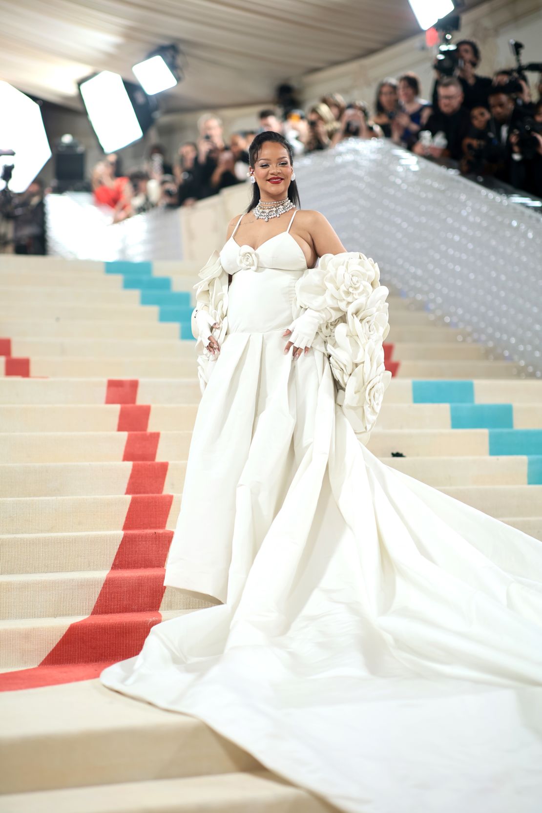 CNNE 1385165 - the 2023 met gala celebrating "karl lagerfeld- a line of beauty" - arrivals