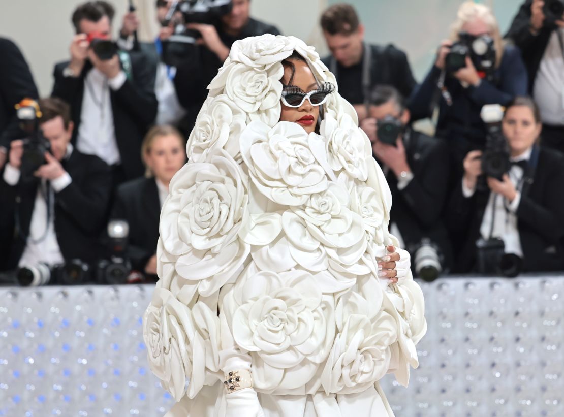 CNNE 1385167 - the 2023 met gala celebrating "karl lagerfeld- a line of beauty" - arrivals