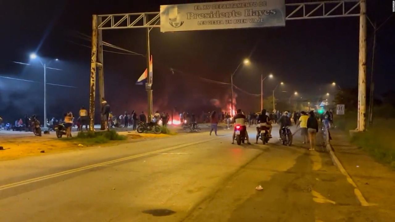 CNNE 1385339 - protestas e incidentes tras el triunfo de pena en paraguay