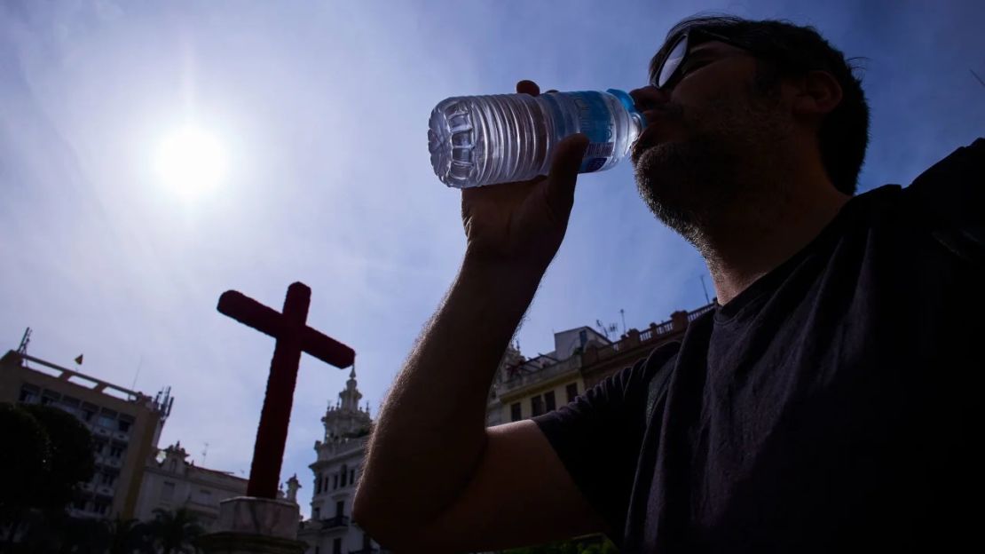 A finales de abril, las temperaturas alcanzaron niveles récord en la ciudad de Córdoba, en Andalucía, en el sur de España.Crédito: Joaquín Corchero/Europa Press vía Getty Images