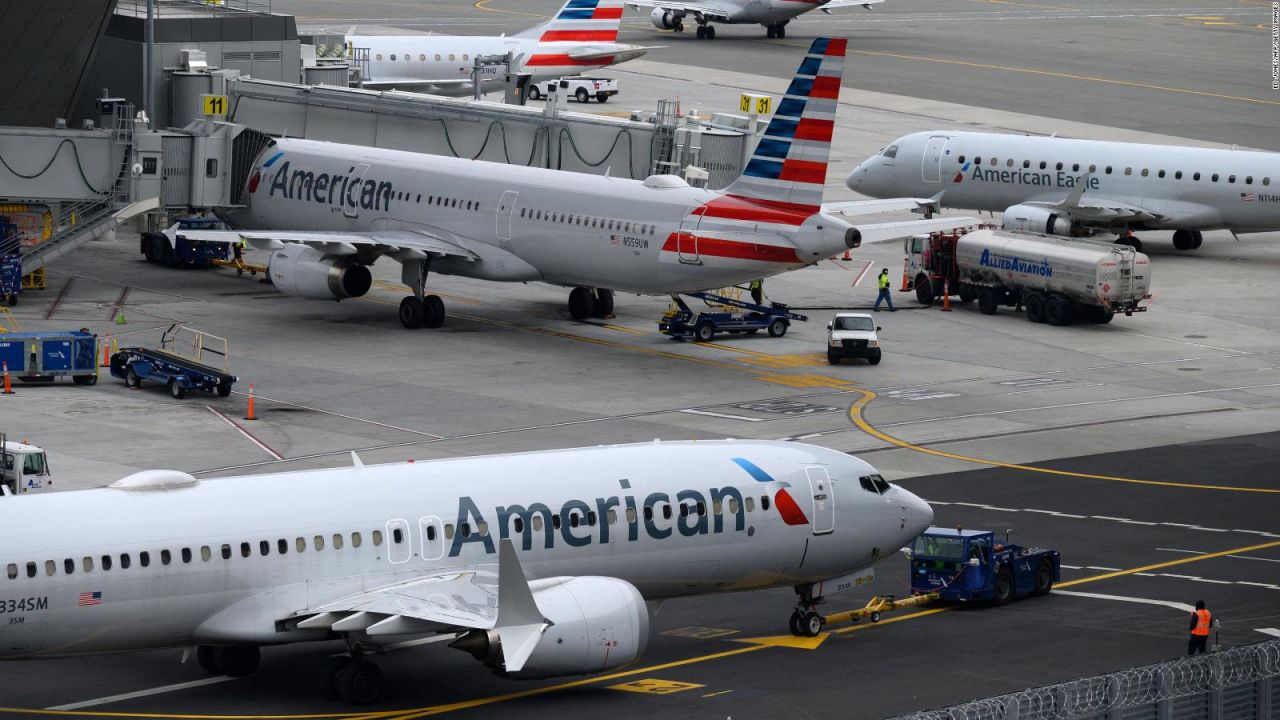 CNNE 1385535 - pilotos de american airlines se acercan a la huelga