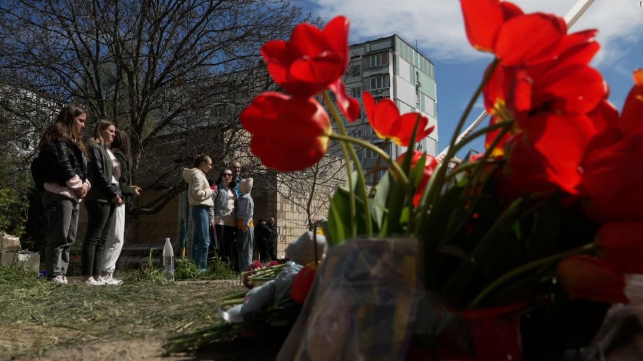 CNNE 1385744 - uman llora la muerte de mas de 20 personas tras ataque ruso