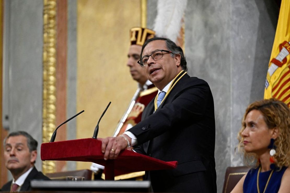 El presidente de Colombia, Gustavo Petro, se dirige al Parlamento español en el Congreso de los Diputados en Madrid el 3 de mayo de 2023.