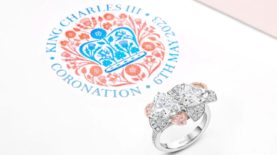 El anillo coronation gemini, de Boodles, cuesta 395.000 libras (US$ 496.000). Crédito: Cortesía de Boodles