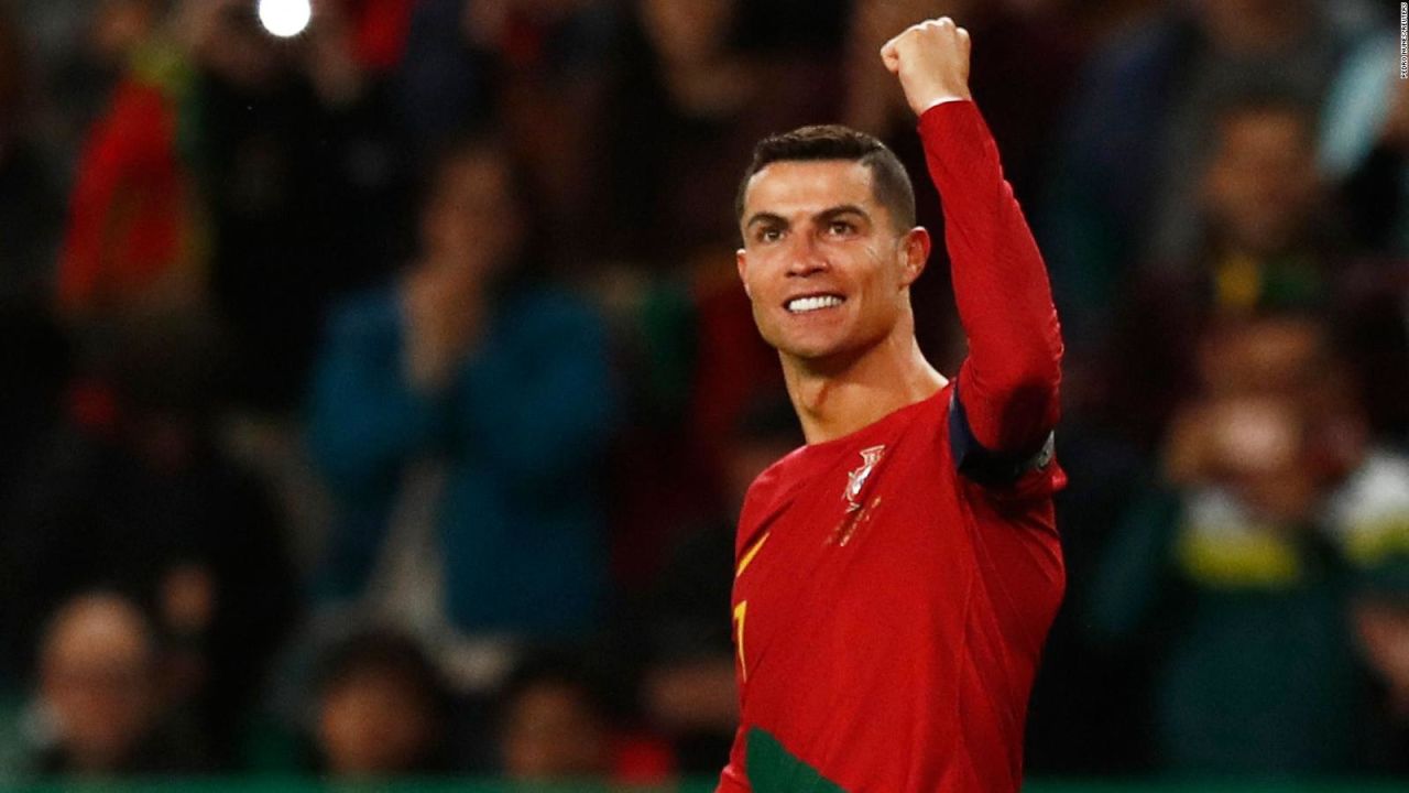 CNNE 1386122 - cristiano ronaldo supera a messi como el atleta mejor pagado