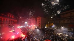 CNNE 1387489 - napoli campeon- asi lo viven en el museo de maradona en napoles