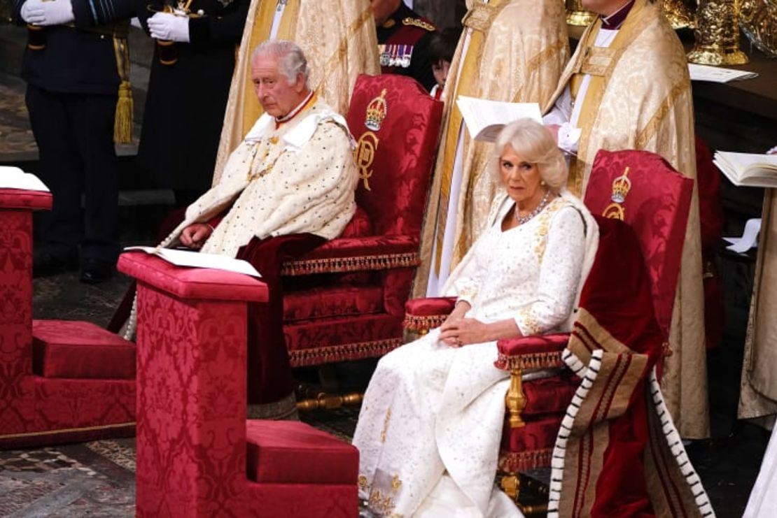 El rey Carlos III y la reina Camila, reina consorte, asisten a sus coronaciones en la Abadía de Westminster. Crédito: Yui Mok/Pool/AFP/Getty Images