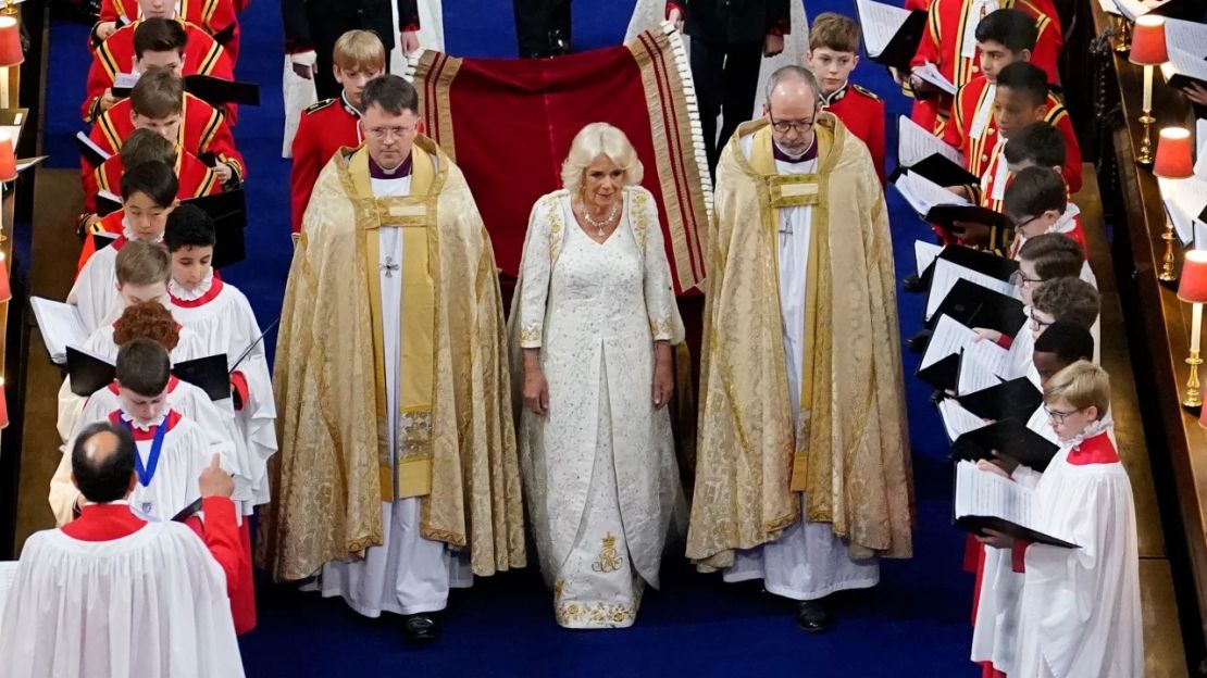 La reina Camila y el rey Carlos III llegan para su coronación en la Abadía de Westminster. Crédito: Andrew Matthews/WPA Pool/Getty Images