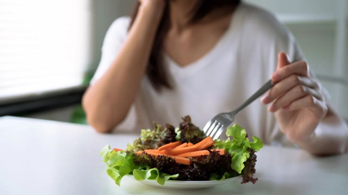 Los mensajes constantes sobre la delgadez pueden exponer a los niños a ideales de salud y bienestar poco realistas. Crédito: Panupong Piewkleng/iStockphoto/Getty Images