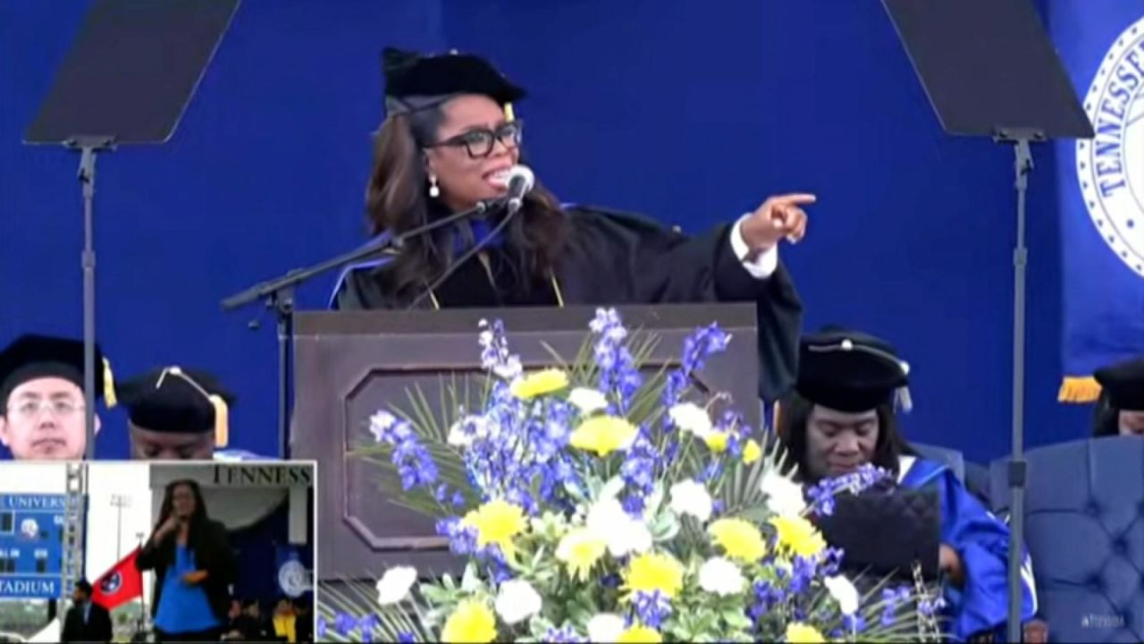 CNNE 1389030 - asi fue el discurso de oprah en la universidad estatal de tennessee