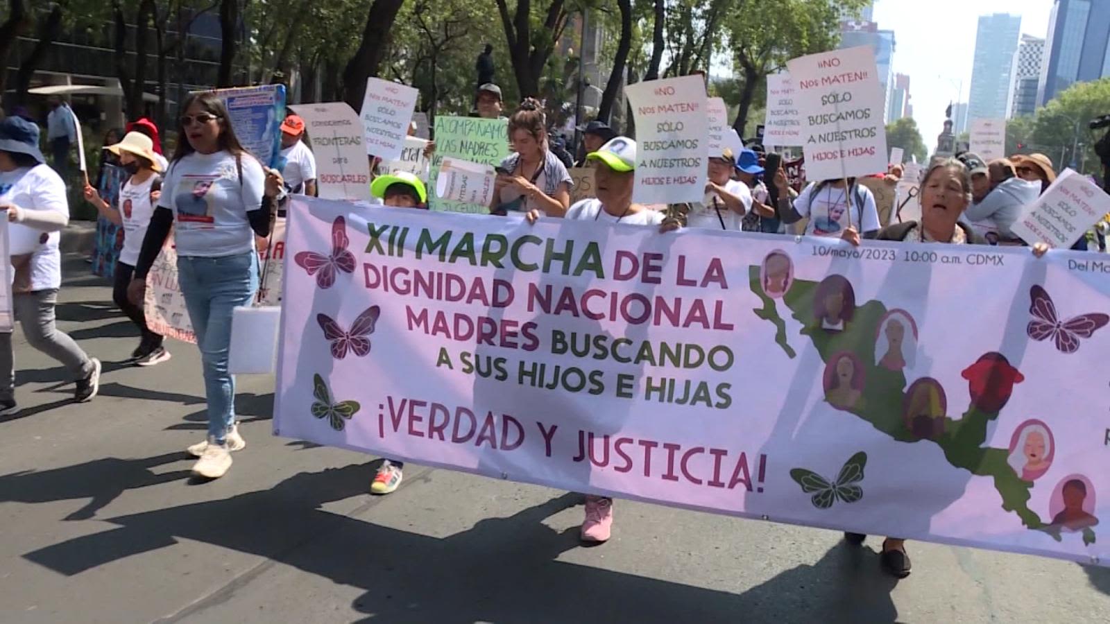 Madres buscadoras marchan y conmemoran el 10 de mayo en México: 