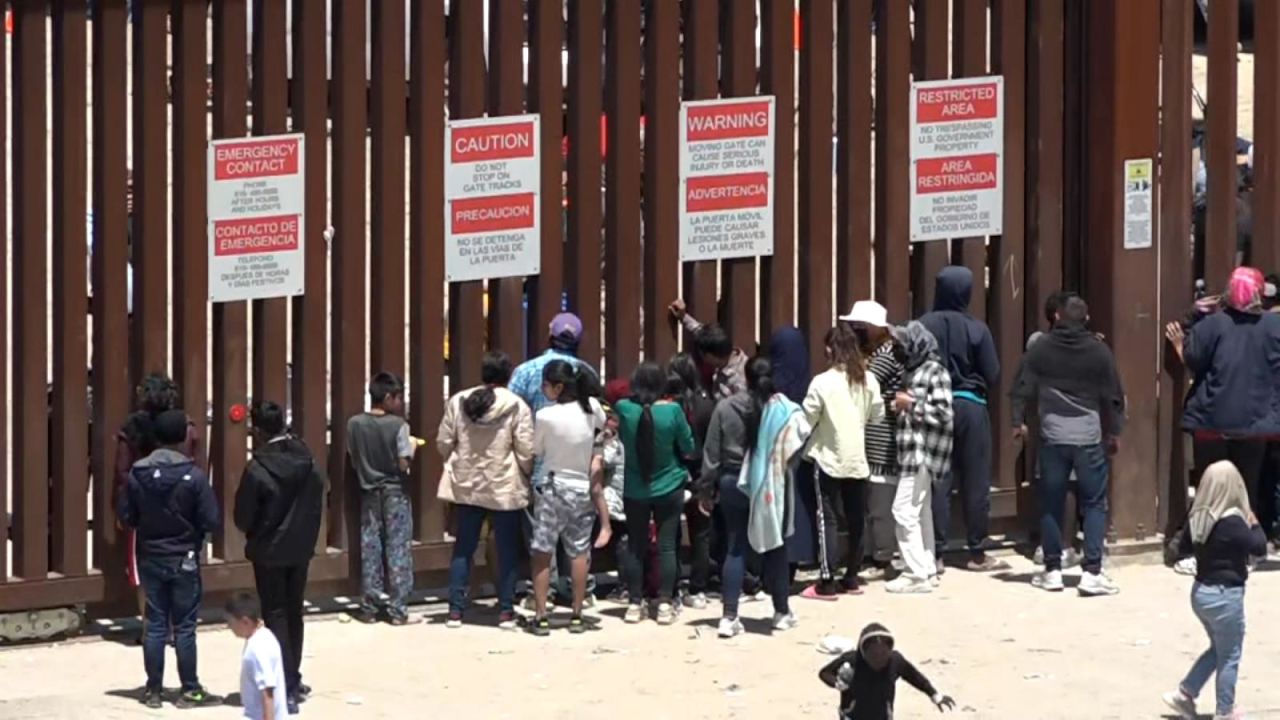 CNNE 1391484 - opinion | migrantes huyen del horror y llegar a ee-uu- es una buena apuesta