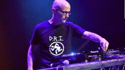 CNNE 1392020 - moby lanza versiones orquestales de sus exitos en el nuevo disco