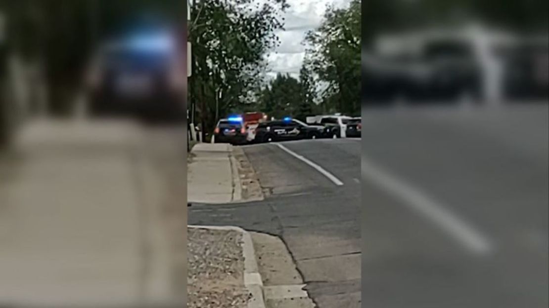 Un video grabado por el usuario de Facebook Larry Jacquez muestra la respuesta policial tras el tiroteo en Farmington el 15 de mayo.