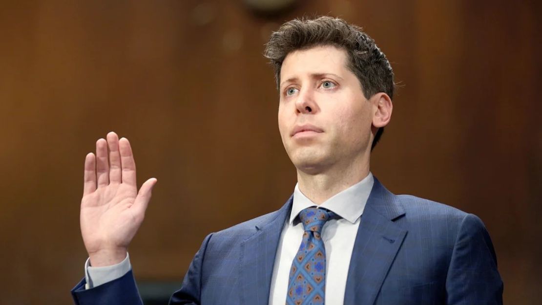 El CEO de OpenAI, Sam Altman, testifica ante una audiencia de la subcomisión de Privacidad, Tecnología y Derecho del Senado titulada 'Supervisión de la Inteligencia Artificial: Reglas para la Inteligencia Artificial' en el Capitolio en Washington, Estados Unidos, el 16 de mayo de 2023. Crédito: Elizabeth Frantz/Reuters