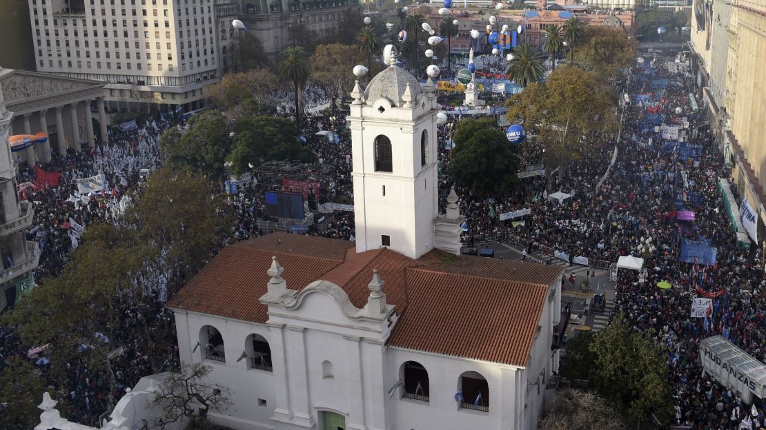 Celebración del 25 de mayo realizado en 2015 en el antiguo Cabildo de Buenos Aires, durante el 205° aniversario de la Revolución de Mayo.