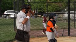 CNNE 1394843 - ¿por que las pequenas ligas de beisbol estan perdiendo arbitros en ee-uu-?