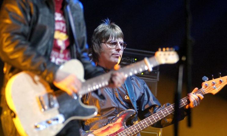 Andy Rourke, bajista de la legendaria banda de rock inglesa The Smiths, murió a los 59 años el 19 de mayo después de una batalla contra el cáncer de páncreas.