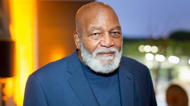 Jim Brown, exjugador de los Browns de Cleveland y destacado activista del movimiento por los derechos civiles, falleció el 19 de mayo a los 87 años, informó el equipo. Mira en la galería los otros famosos que han muerto en 2023.