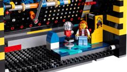 El set también se puede usar para crear una escena de figuras jugando a 'Pac-Man'. Crédito: LEGO