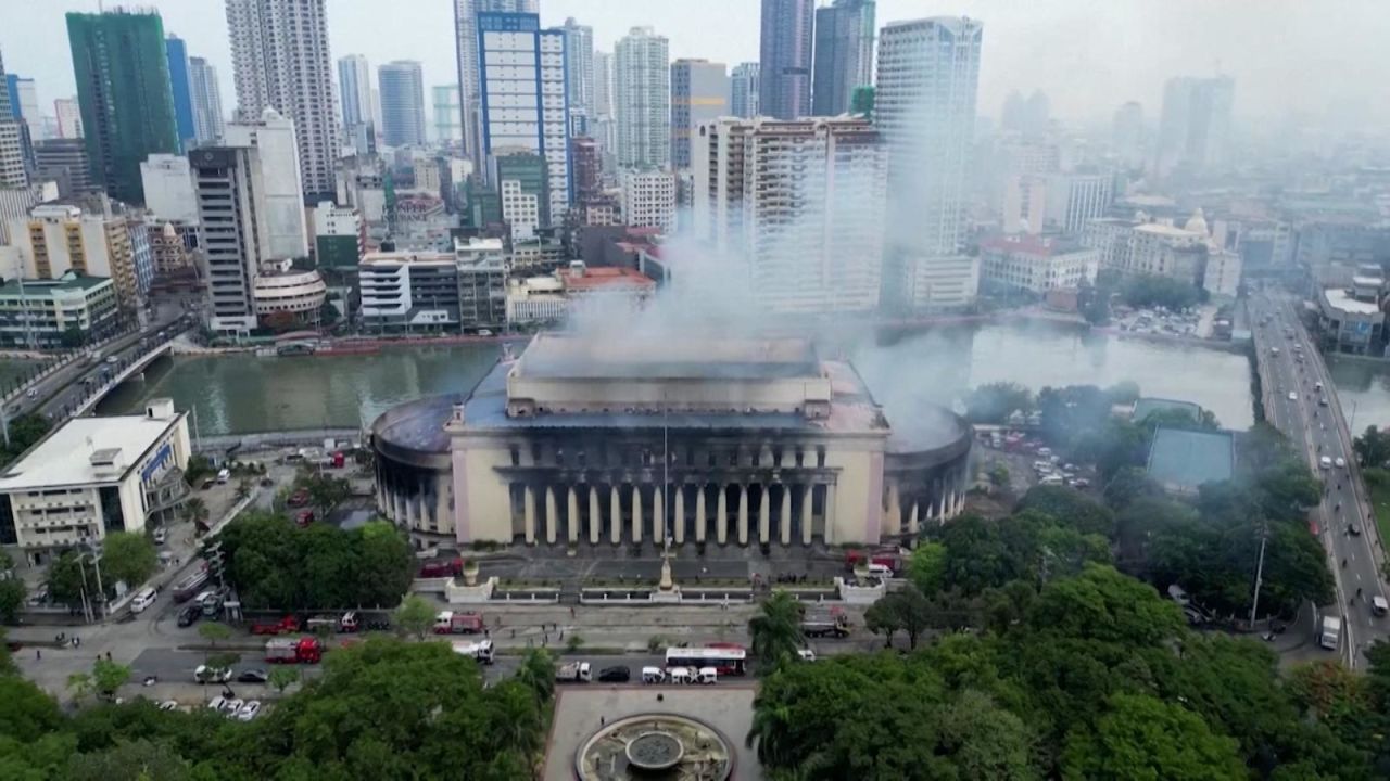 CNNE 1396694 - se registra incendio en un edificio historico de filipinas