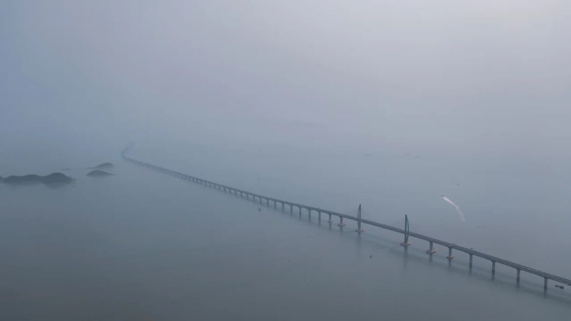 Vista aérea del puente marítimo más largo del mundo, el puente Hong Kong-Zhuhai-Macao, en la ciudad de Zhuhai, provincia de Guangdong, en el sur de China, el 19 de marzo de 2019.