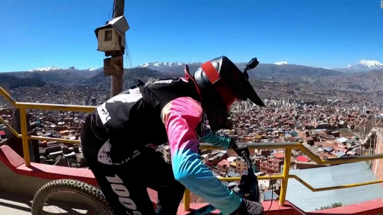 CNNE 1397579 - riesgo y audacia- impresionante carrera de ciclistas en bolivia