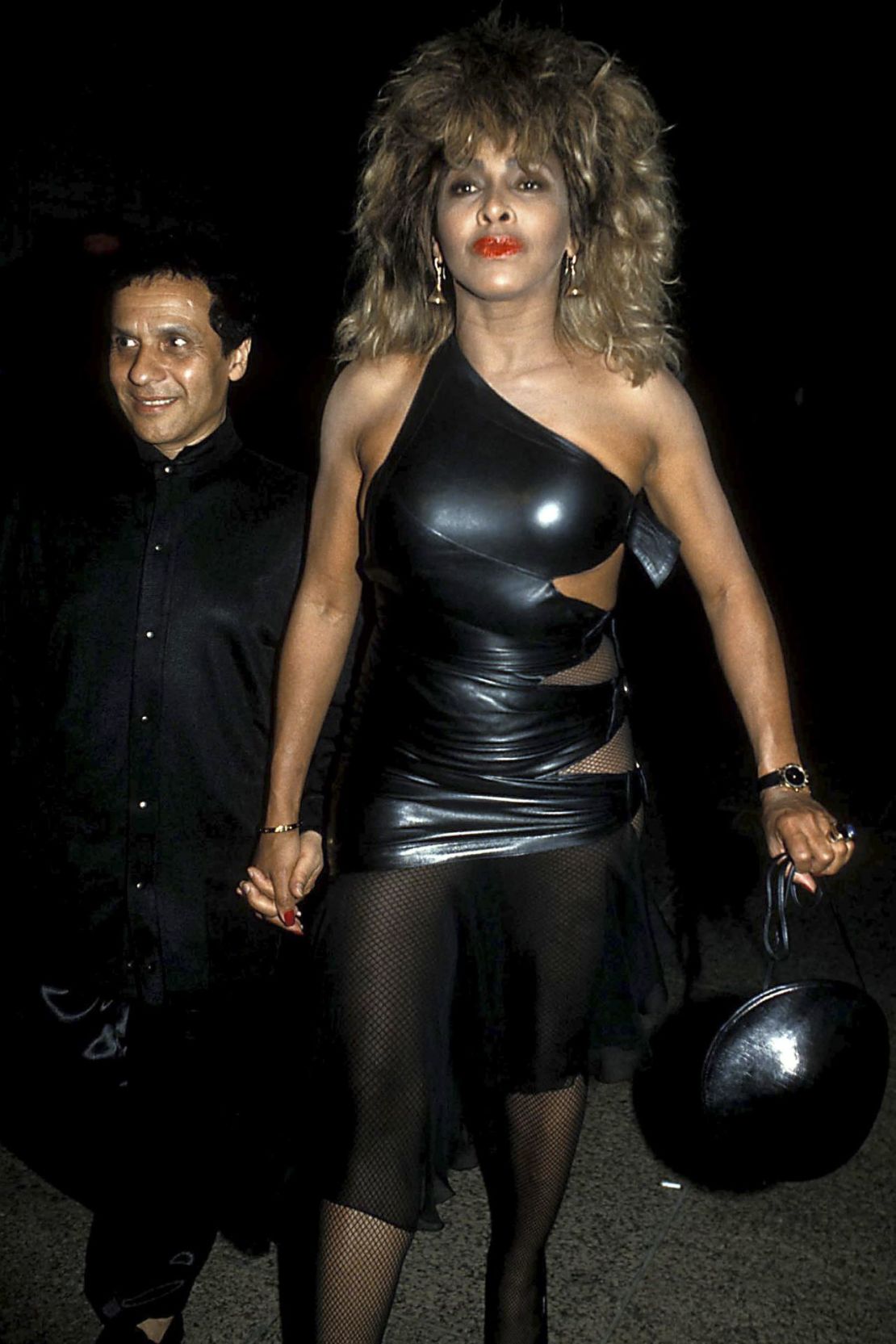 Tina Turner en esta foto con el difunto modisto y diseñador de calzado tunecino Azzedine Alaïa.