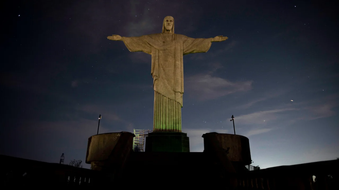 La estatua del Cristo Redentor de Río de Janeiro apagó sus luces en solidaridad con Vinícius.