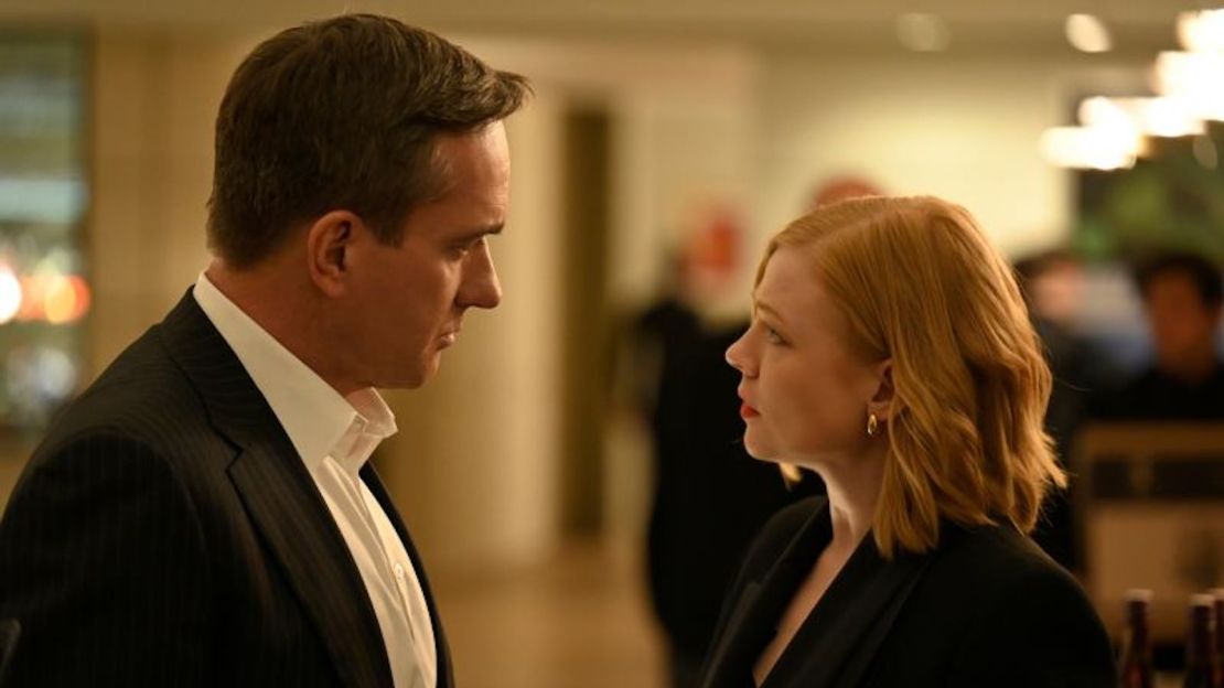 Una foto de Brian Cox y Sarah Snook, de la producción del episodio 301 de "Succession".