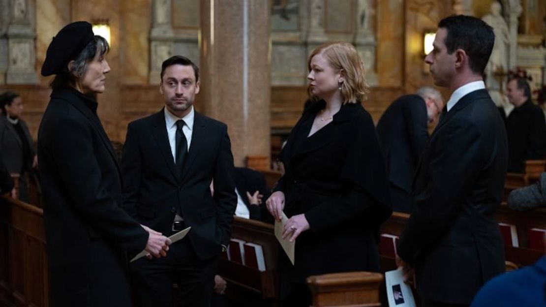 De izquierda a derecha, Harriet Walter, Kieran Culkin, Sarah Snook, Jeremy Strong, de la producción del episodio 409 de "Succession".