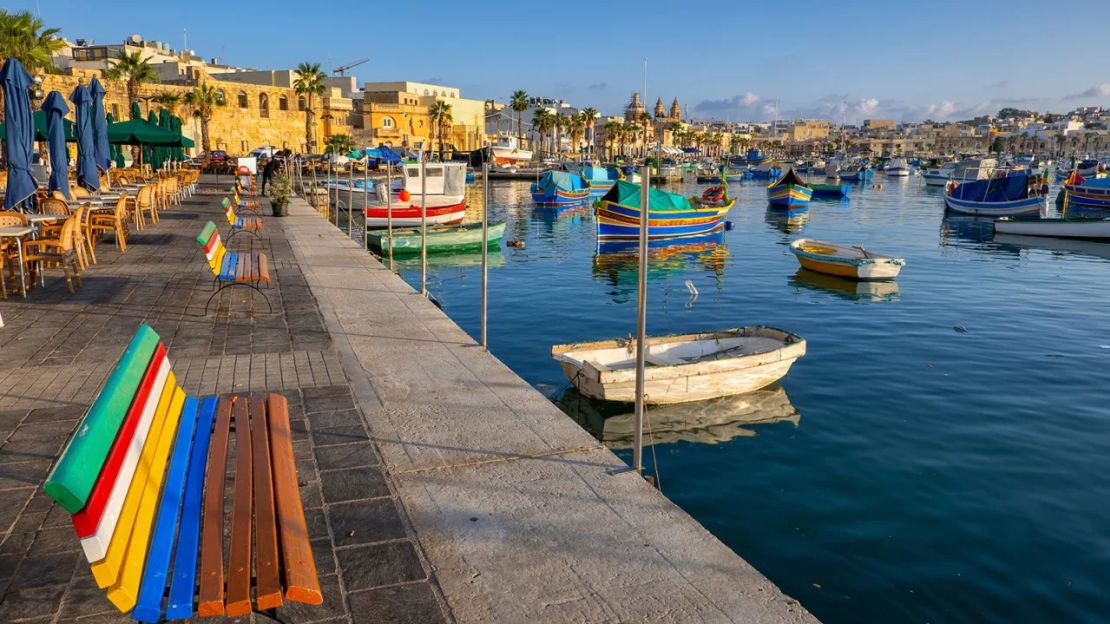 Marsaxlokk es un tranquilo pueblo pesquero de la costa sur de Malta. Crédito: Westend61/Getty Images