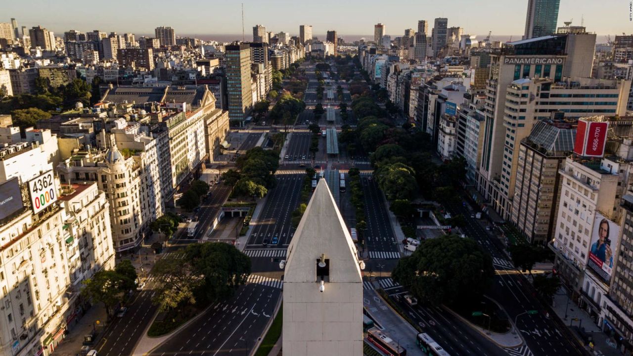 CNNE 1398841 - milei- argentina eligira entre una izquierda dura o socialdemocracia