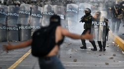 CNNE 1398985 - ai- fuerzas armadas de peru tenian logica de ataque a enemigo en protestas