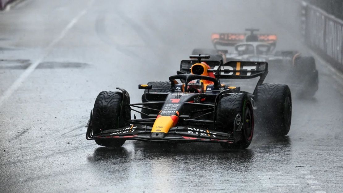 Las condiciones cambiaron al final de la carrera cuando comenzó a llover. Crédito: Olivier Chassignole/AFP/Getty Images