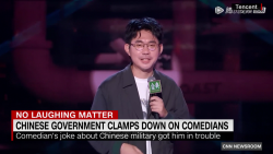 CNNE 1399335 - chiste sobre el ejercito de china lleva a una multa millonaria a un comediante