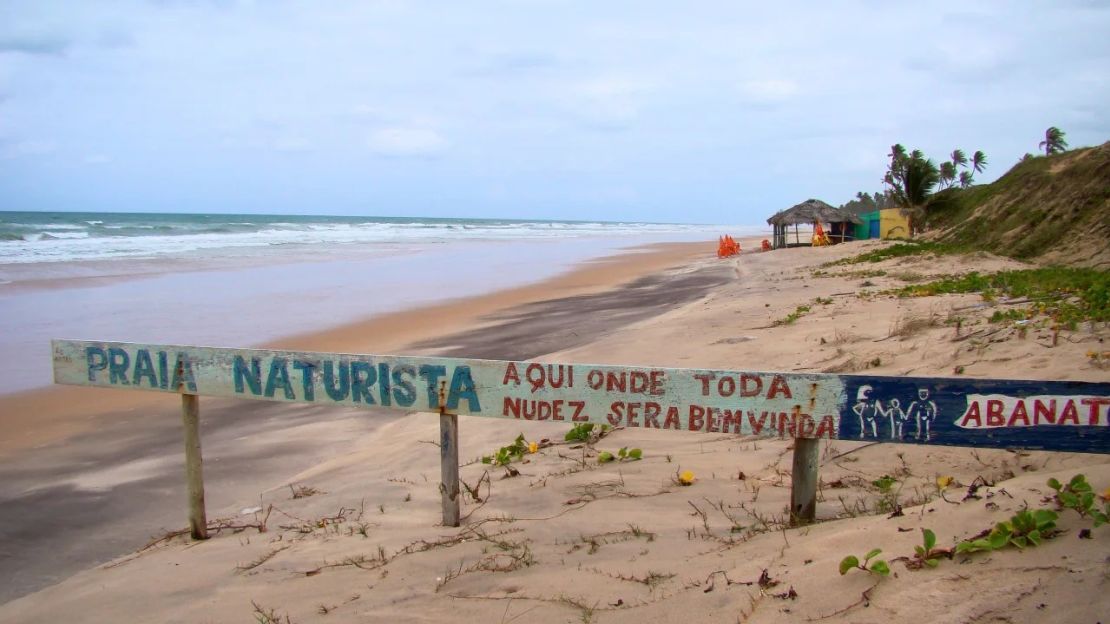 Playa nudista Praia Massarandupió, en Bahía. Crédito: Fred Schinke/Flickr