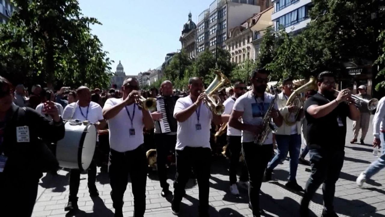 CNNE 1402472 - asi se vivio el festival de cultura y tradiciones en praga