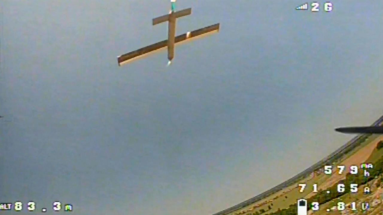 CNNE 1402590 - mira el lugar secreto de ucrania para probar drones de combate