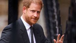 CNNE 1403423 - el principe harry declara en la demanda contra grupo editor britanico